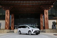 Фото Buick GL8 Century